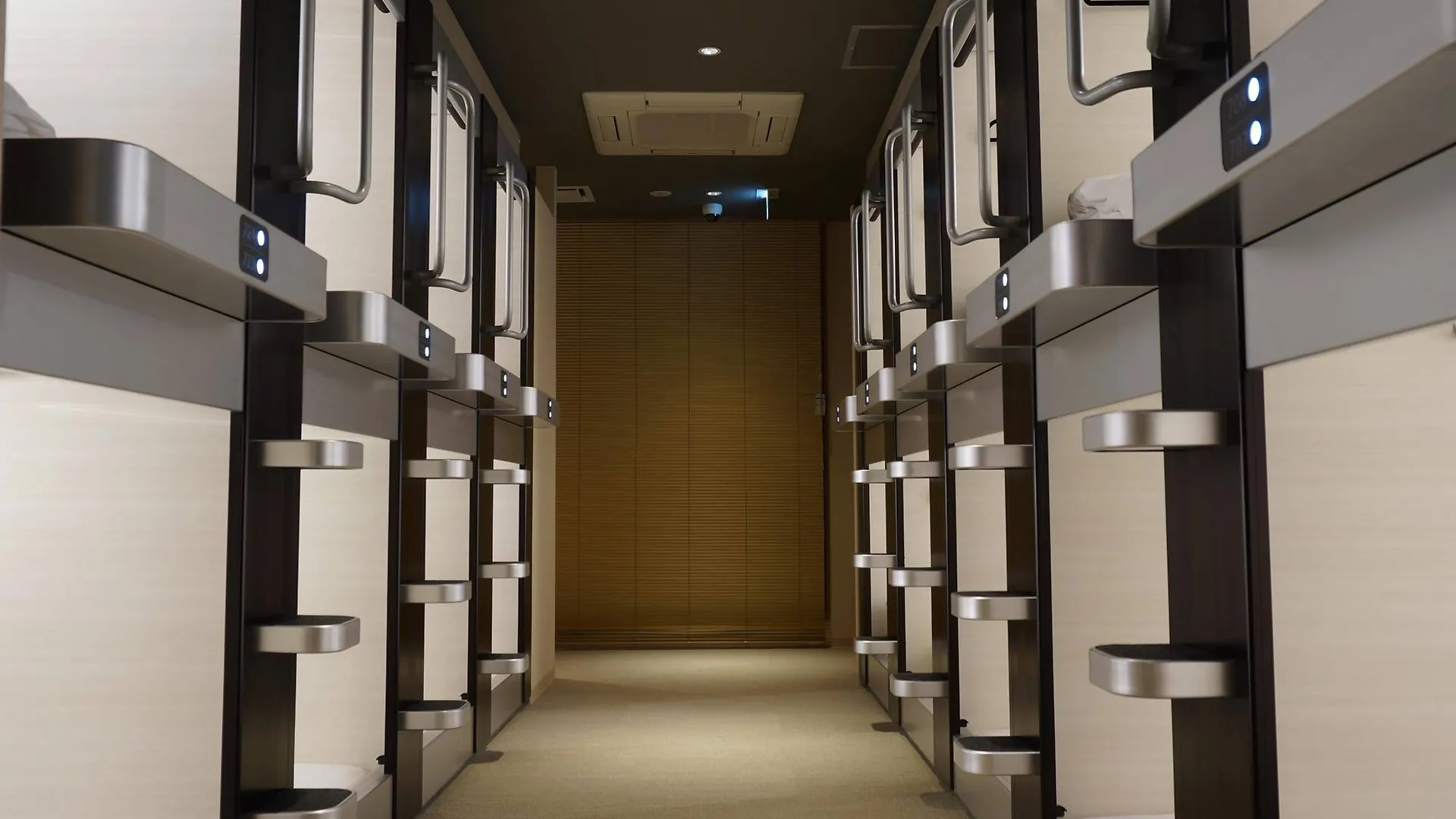 Tokyo Ekimae Bay Hotel Capsule hotel